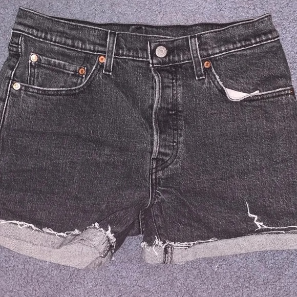 Levi’s black jean shorts size 28 - Picture 1 of 3